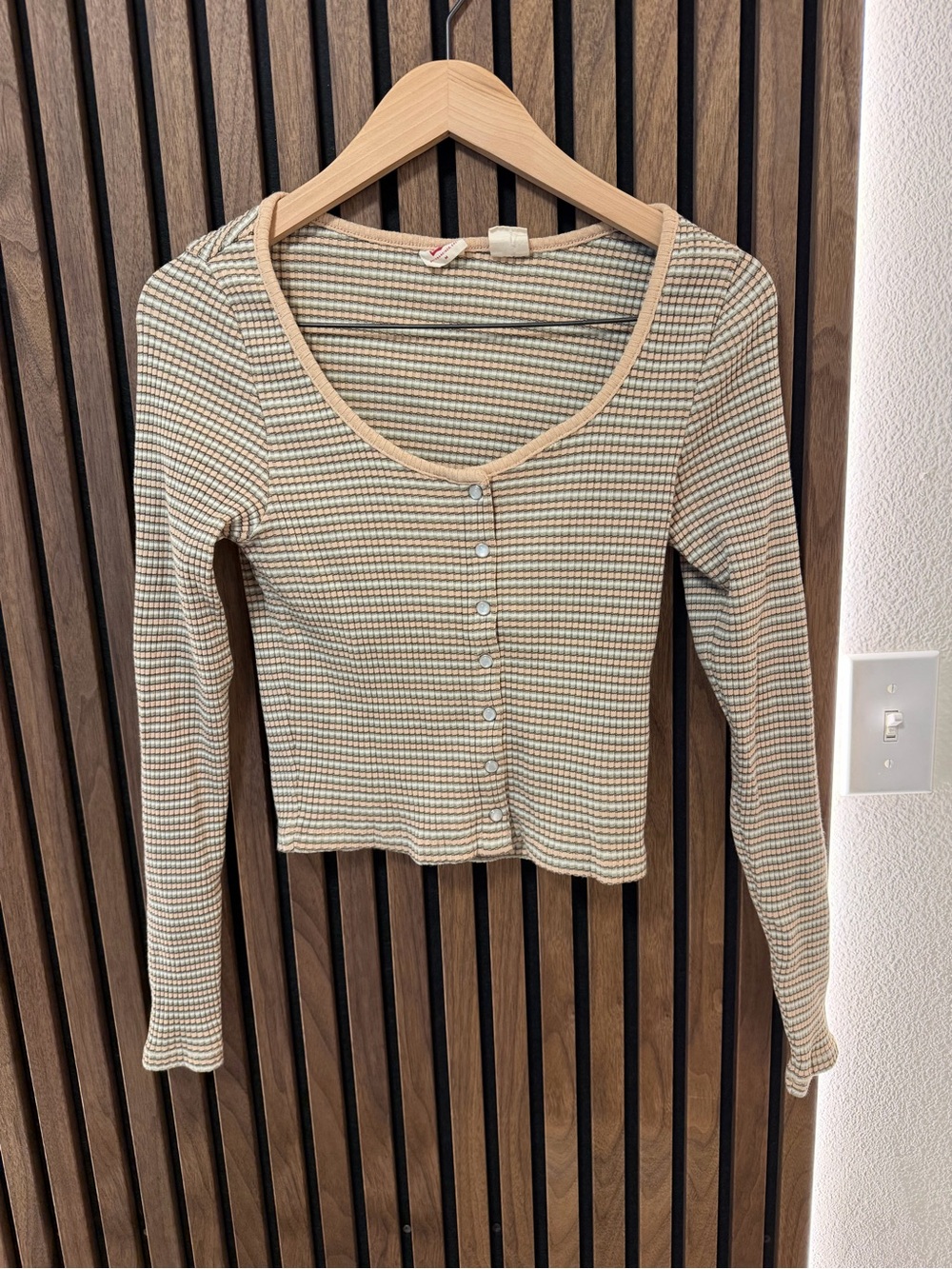 Levi's Striped Scoop-Neck Crop Long Sleeve - Beige & Sage